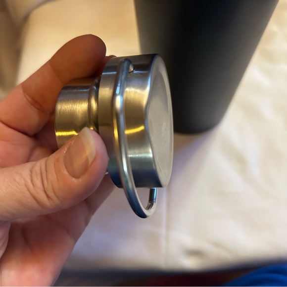 OMORC Large Bottle with Handle - Picture 10 of 12